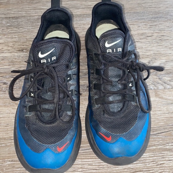Nike Other - Nike Air Max youth boys tennis shoes size 2.5Y
